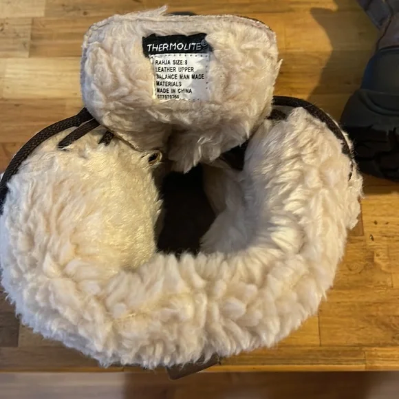 Polaris snow mobile boots! Leather upper. Fur lined. - Picture 6 of 6